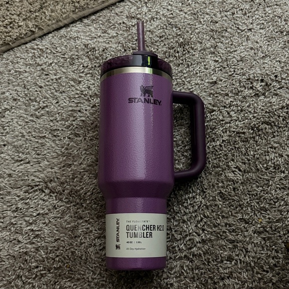 Stanley 40oz Quencher H2.0 FlowState Tumbler - Picture 2 of 6